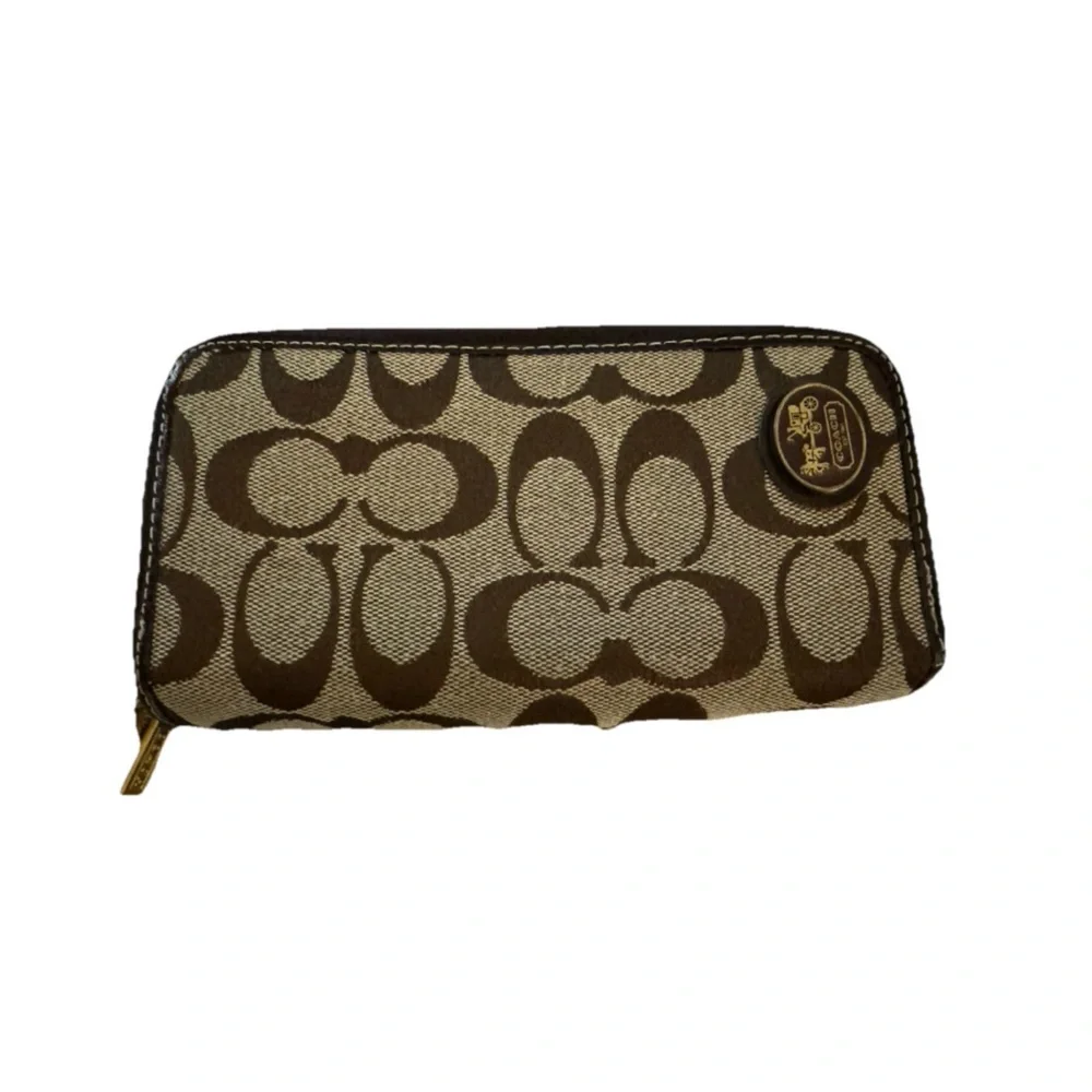 Coach carriage vintage Double Zip Wallet